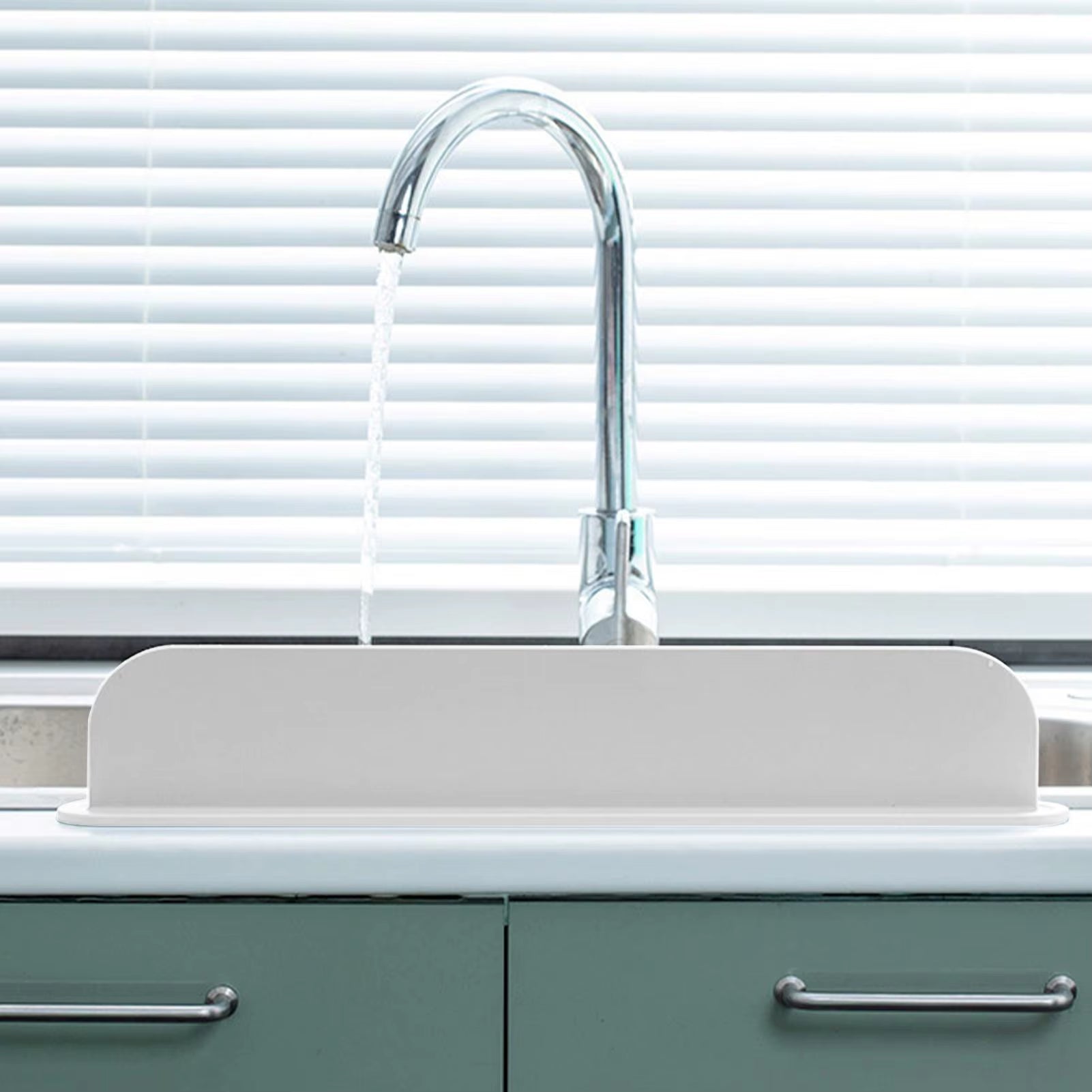 Silicone Sink Baffle Kitchen Splash Guard Household Non Slip Water Barrier for Washing Dishes and Vegetables Adhesive Partition